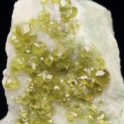 gem GARNET var. ANDRADITE var. TOPAZOLITE