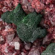 Kolwezite/Malachite on Cobaltian Calcite