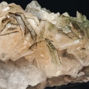 Hydroxyapophyllite-(K) with Calcite, Hubeite and Quartz