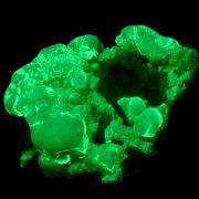 Opal var. hyalite CRAZY FLUORESCENCE