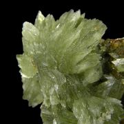 Ludlamite with Siderite on Pyrite