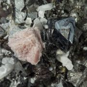 Arsenopyrite with Rhodochrosite, Quartz and Pyrite after Pyrrhotite