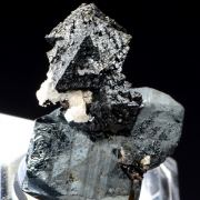 Hausmannite on Hematite