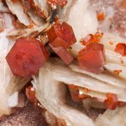 Vanadinite on Baryte