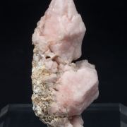 Quartz (variety rose quartz)
