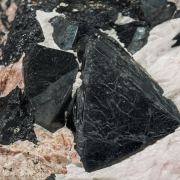 Franklinite with Calcite and Willemite