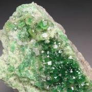 gem GARNET var. GROSSULAR var. CHROMIAN, DIOPSIDE