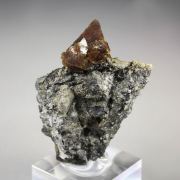 HELVINE (HELVITE), CALCITE