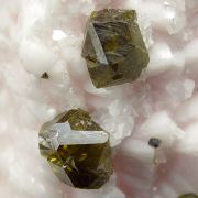 Sphalerite var. cleiophane, Mn-calcite