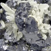 Galena - spinel law twin, quartz