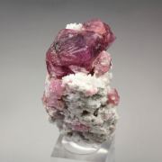 GARNET var. GROSSULAR