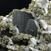 Ferberite with Arsenopyrite, Quartz and Muscovite