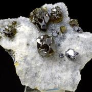 Sphalerite var. cleiophane, quartz