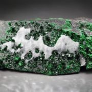 gemmy GARNET var. UVAROVITE, CALCITE