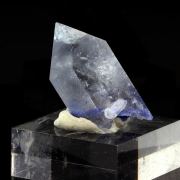 Quartz + Dumortierite. 123.0 ct.