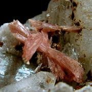 Inesite and Hubeite on Quartz
