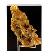 Wulfenite.