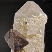 Scheelite on Quartz