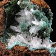 Cuprian Adamite + Hemimorphite.