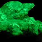 Opal var. hyalite CRAZY FLUORESCENCE