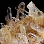 Quartz + Siderite. 1922.5 ct.