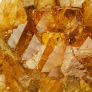 Scheelite with Muscovite