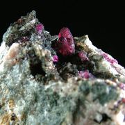 Roselite on Quartz with Goethite