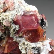 GARNET var. GROSSULAR