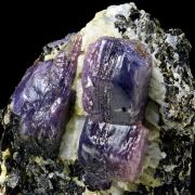 Corundum var. sapphire