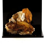 Quartz + Siderite. 942.0 ct.