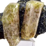 Apatite, hematite, quartz and actinolite pseudo. after pyroxene