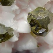 Sphalerite var. cleiophane, Mn-calcite