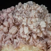 Talmessite coating Calcite and with Calcite