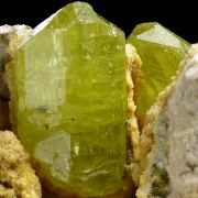 Fluorapatite, stilbite, feldspar