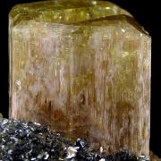 Apatite, hematite, quartz and actinolite pseudo. after pyroxene