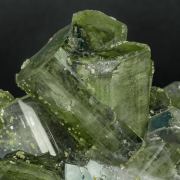 Fluorapatite with Arsenopyrite and Siderite