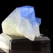 Quartz + Dumortierite. 1467.5 ct.