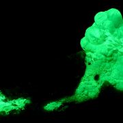 Opal var. hyalite CRAZY FLUORESCENCE