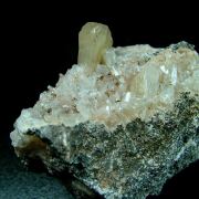 Stilbite on Heulandite