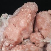 Quartz (variety rose quartz)