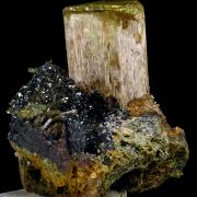 Apatite, hematite, quartz and actinolite pseudo. after pyroxene