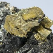 Chalcopyrite with Magnetite