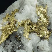Gold (variety Ag-bearing) on Quartz with Sphalerite and Chalcopyrite
