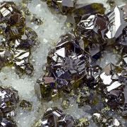 Sphalerite var. cleiophane, quartz