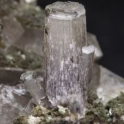 Fluorapatite with Quartz, Sphalerite, Muscovite and Chlorite
