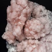 Quartz (variety rose quartz)