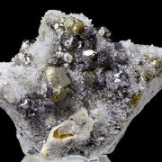 Sphalerite var. cleiophane, quartz