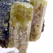 Apatite, hematite, quartz and actinolite pseudo. after pyroxene