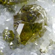Sphalerite var. cleiophane, quartz