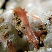Inesite and Hubeite on Quartz